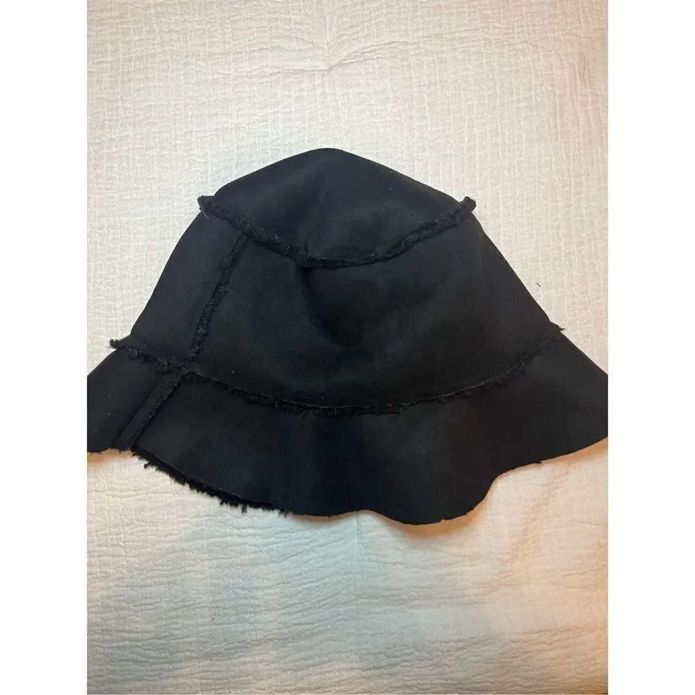 HatAttack Reversible Faux Shearling Bucket Hat - Black NEW NWT